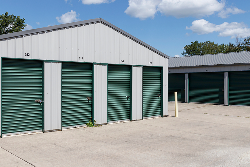 numbered-self-storage-and-mini-storage-garage