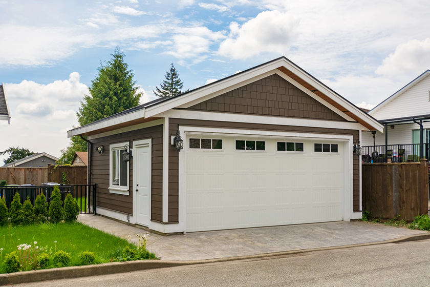 attached-vs-detached-garage-pros-and-cons-for-homeowners-img